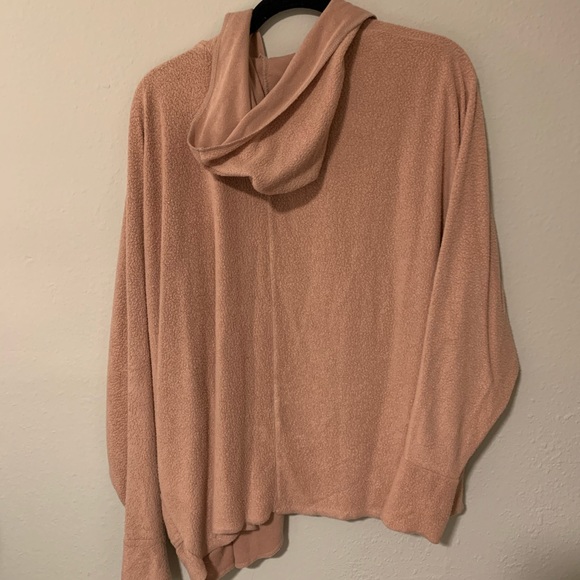 Cuuuteeee Urban Outfitters Hooded Soft Shawl - Picture 4 of 4